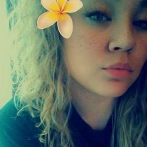 Meet your Posher, Iesha